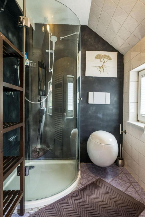 Grosses Mit Sauna, Grill, Garten, Kaminofen *